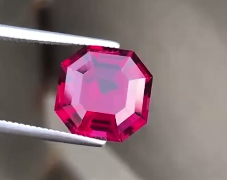 Grenat umbalite 4.65 ct.